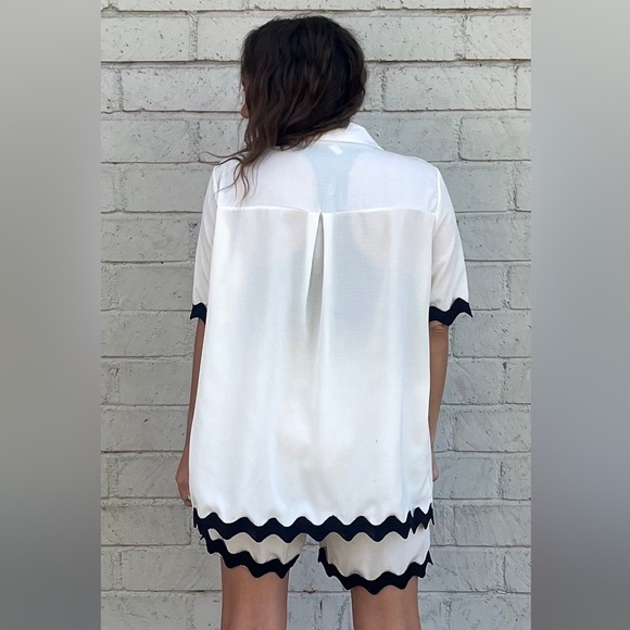 Cream and Black Wavy Trim Two-Piece Button Down & Shorts Set - Picture 4 of 4